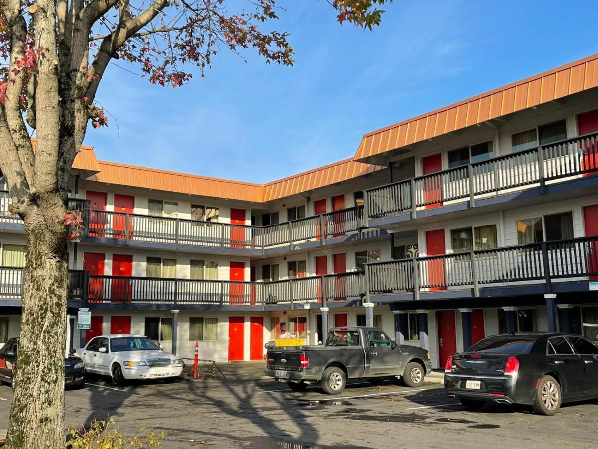 Portland Inn Bagian luar foto